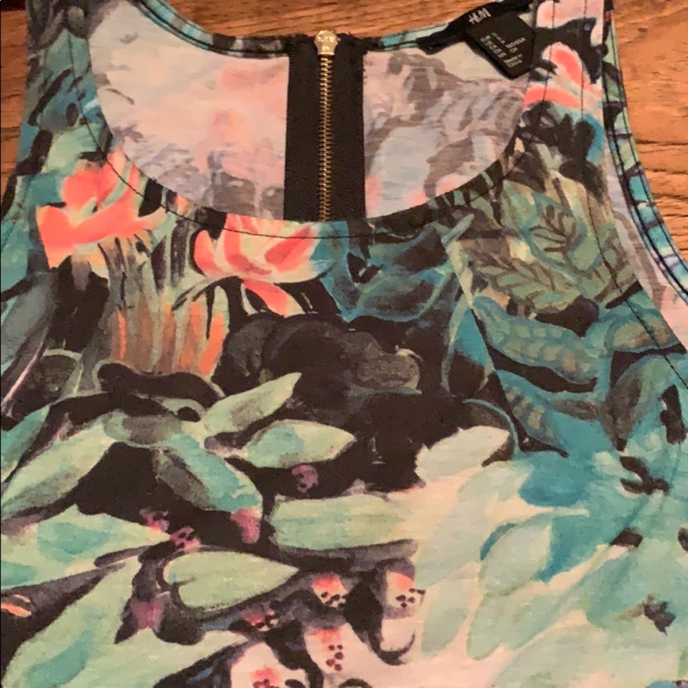 H&M tank top - Picture 1 of 4